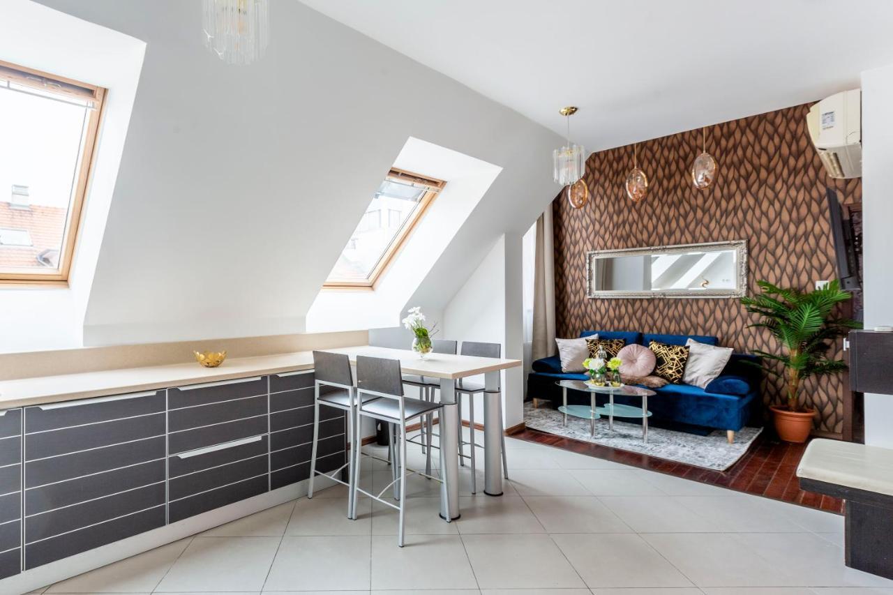 Deluxe Central Quentin Apartment 3Bedrm, 2Bathrm بودابست المظهر الخارجي الصورة