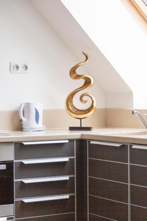 Deluxe Central Quentin Apartment 3Bedrm, 2Bathrm بودابست المظهر الخارجي الصورة